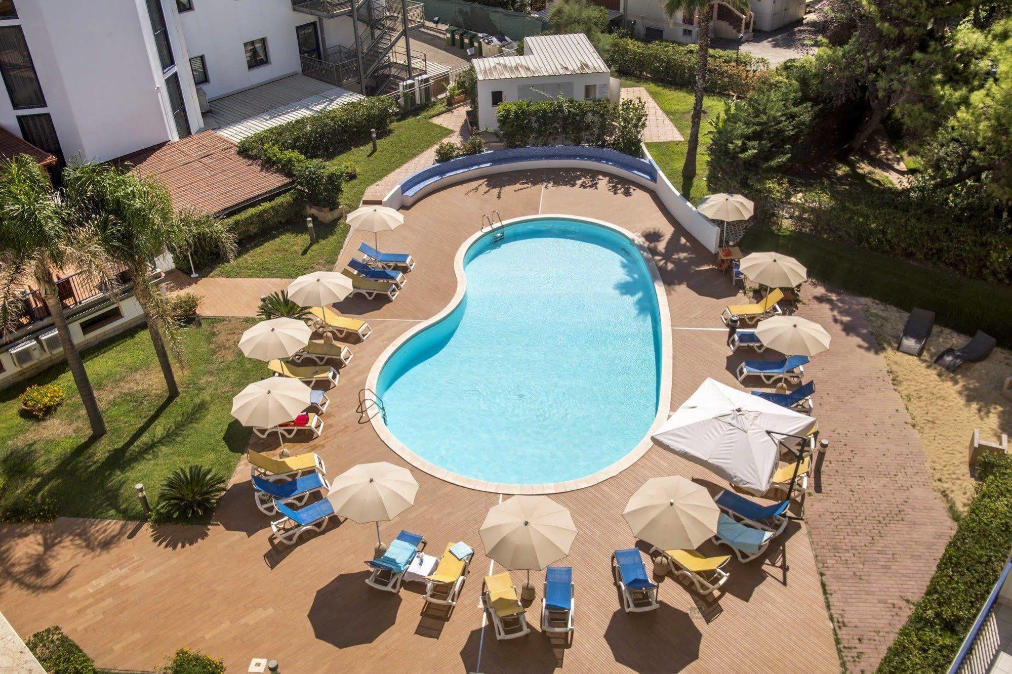 Ticho'S Greenblu Hotel Castellaneta Marina Dış mekan fotoğraf